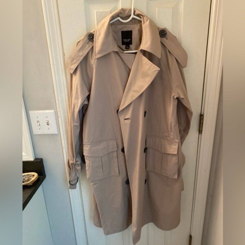 Simply Vera, Vera Wang Beige‎ Trench Coat, never worn! Size L